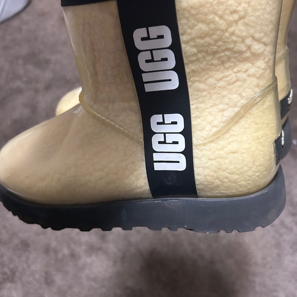 Ugg Classic Clear Mini Boots - Picture 6 of 9